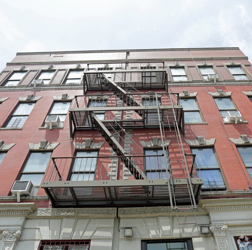 Foto del edificio - 1585-1587 Washington