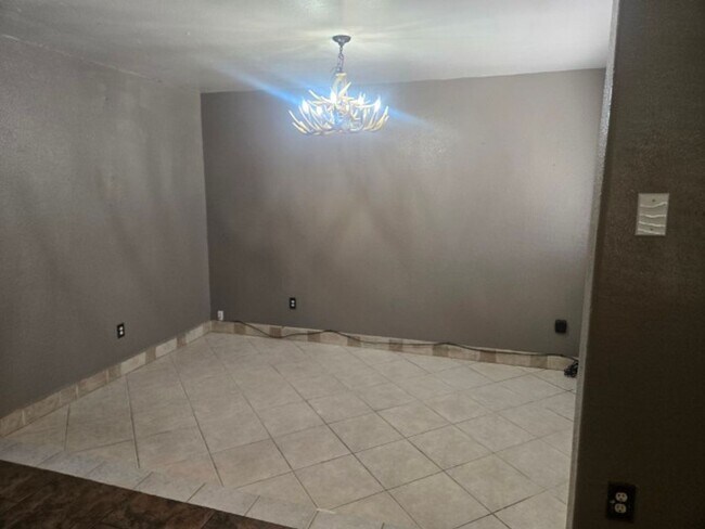 Foto del edificio - 2329 N Kimberly Dr
