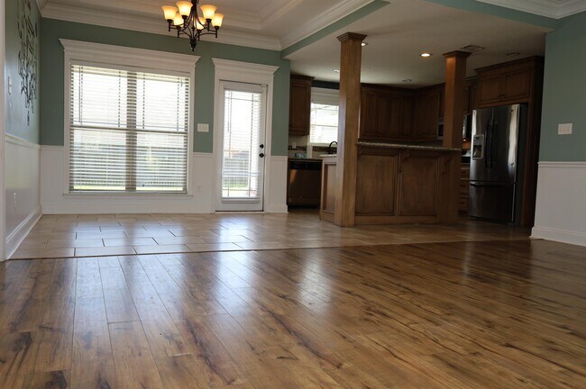 Building Photo - 3573 Butler Woods Dr