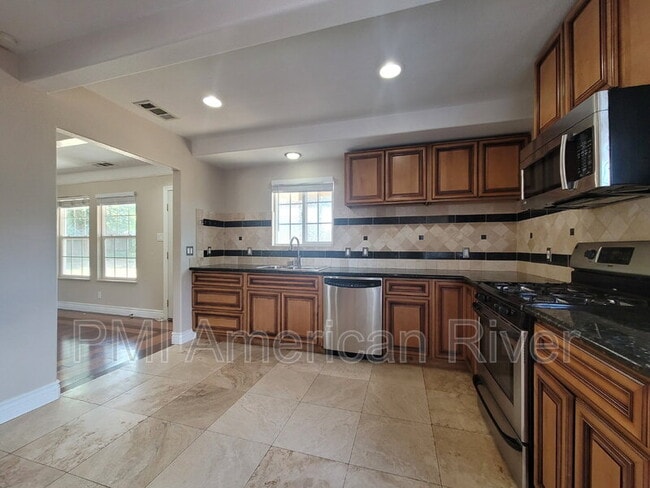 Building Photo - 5805 Dotmar Way