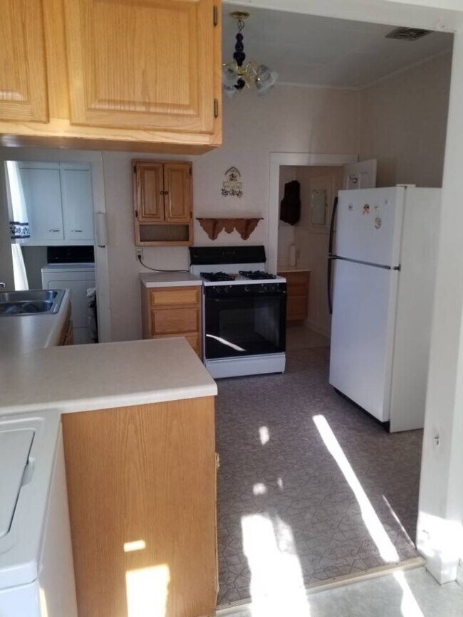 Building Photo - 2bed/1bath located in Beatrice, NE