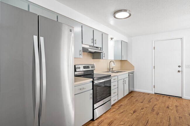 Foto del edificio - Super Cute North End Place with Garage and Backyard!