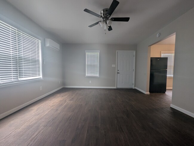Foto del edificio - 508 Cherry Ln