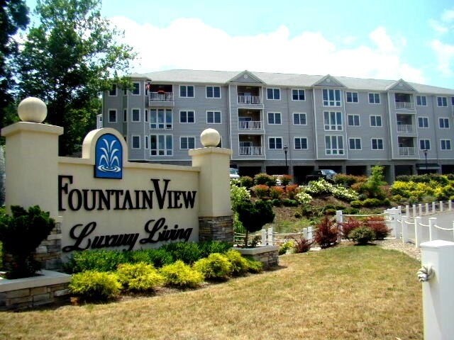 Primary Photo - 233 Fountain Vw