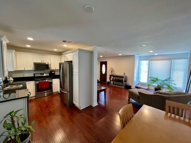 Foto del edificio - 5850 Kensington Ave