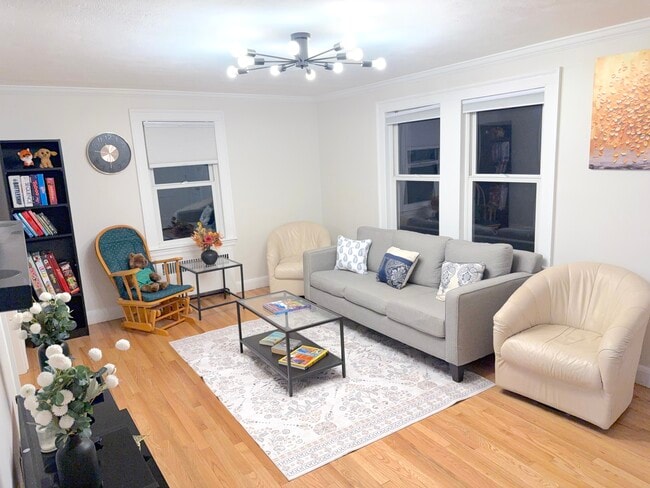 Building Photo - 64 Rowe St