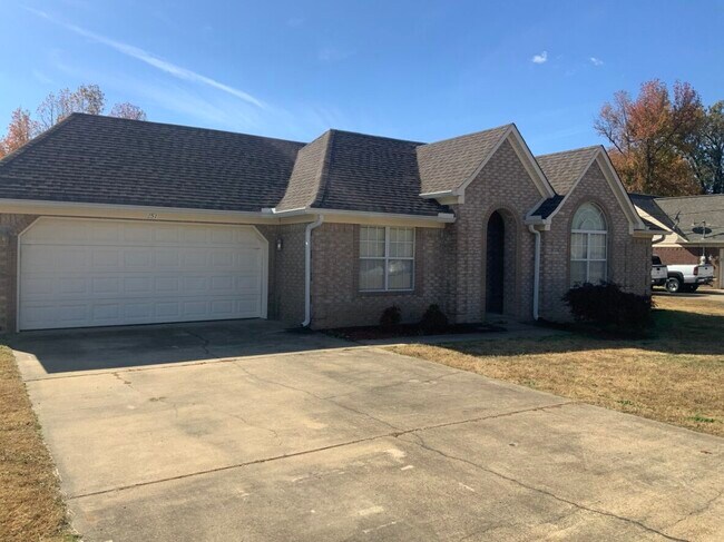 Building Photo - 251 Rosalind Way