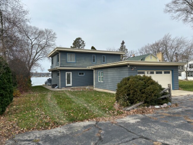 Building Photo - 7120 S Loomis Rd