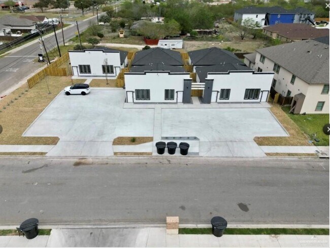Building Photo - 1429 W Harrison Ave