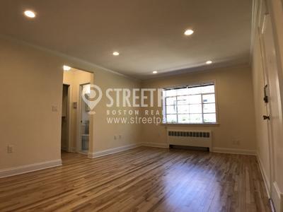 Foto principal - 1 bedroom in Brookline MA 02446