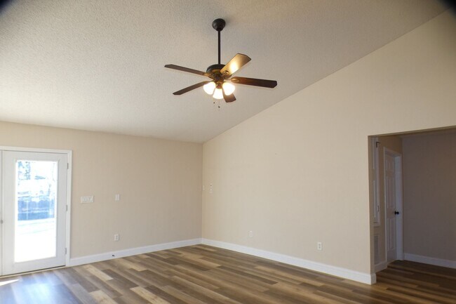 Building Photo - Beautiful 3/2 With Flex Room - Pace