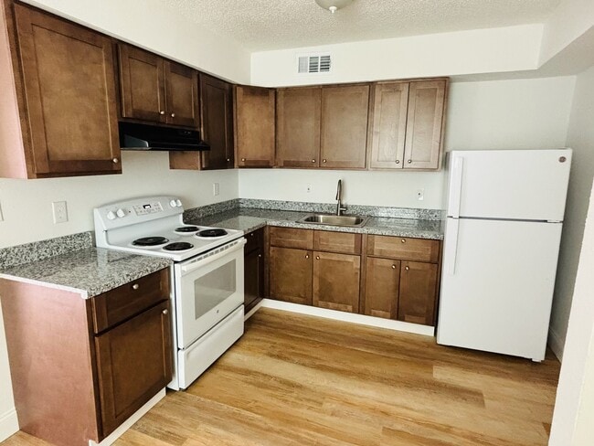 Building Photo - Riverside Apartments of Metairie