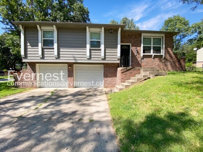 Building Photo - 2805 NW Castle Dr
