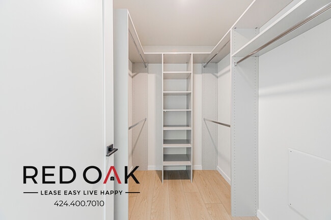 Foto del edificio - 5320 Cartwright Ave