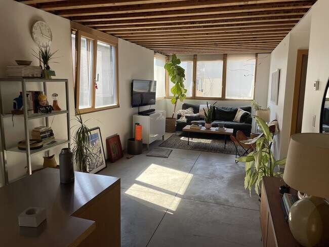 Living Room & Kitchen - 2423 Ocean Ave