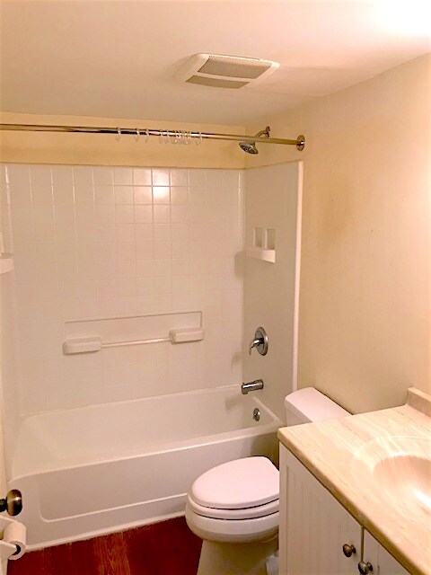 baño - 211 Meadow Woods Ln