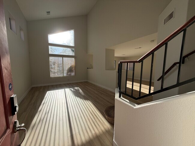 Foto del edificio - 4537 Switchback St