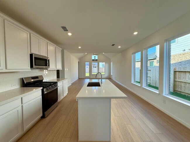 Foto del edificio - 22142 Paula Bluff Ln