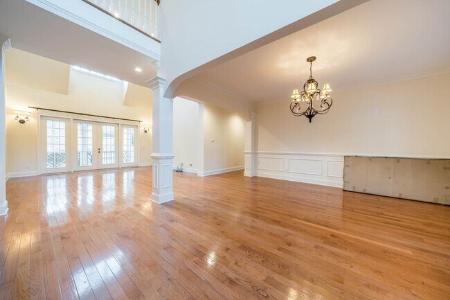 Building Photo - 246 Valley Meadow Dr