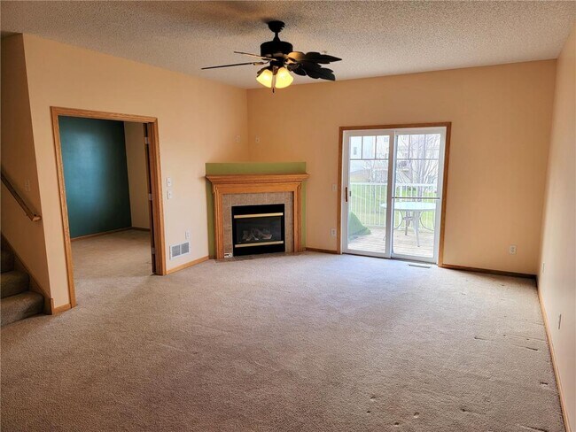 Foto del edificio - 5055 Fountain Ln N