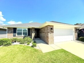 Building Photo - 4117 Hazelhurst Dr