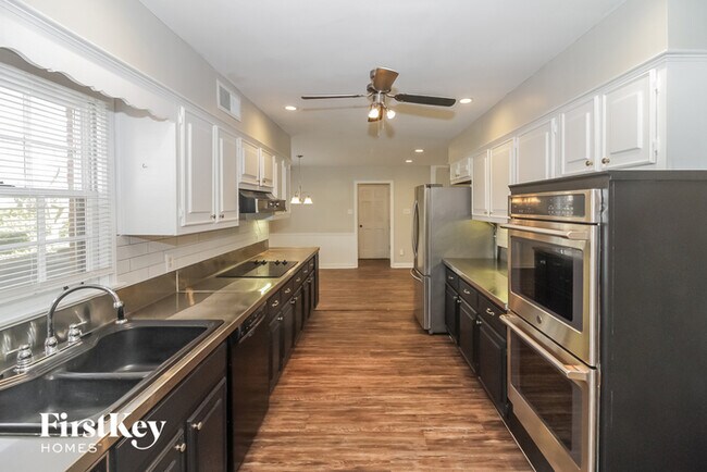 Building Photo - 8164 Scruggs Dr