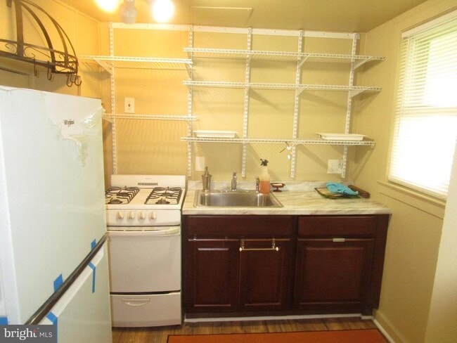 Foto del edificio - 2816 Keating St