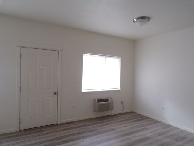 Building Photo - 2207 Jakob Ave