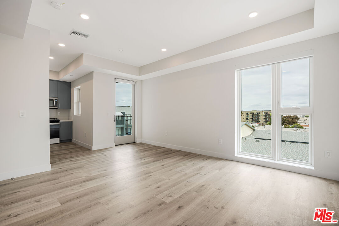 3308 Mentone Ave Unit 203, Los Angeles, CA 90034 Condo for Rent in