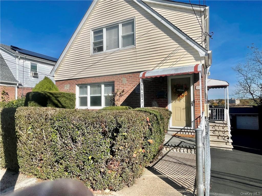 Primary Photo - 102 Staunton St