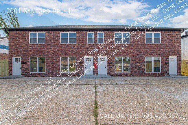 Building Photo - 2001 Sanford Dr