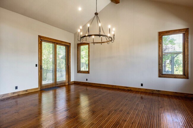 Building Photo - Luxury Mountain Retreat in Jeremy Ranch