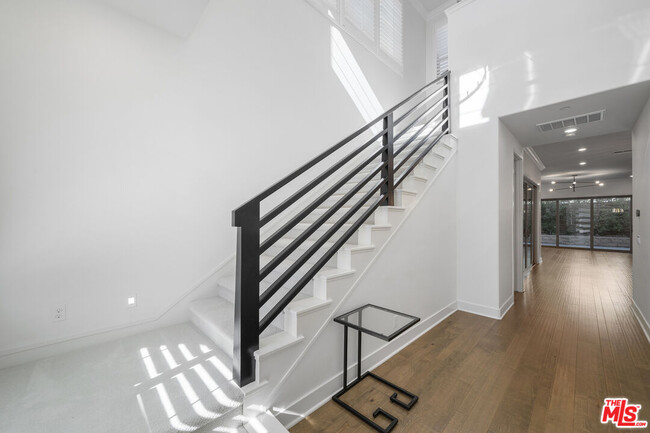 Building Photo - 66 Turnstone