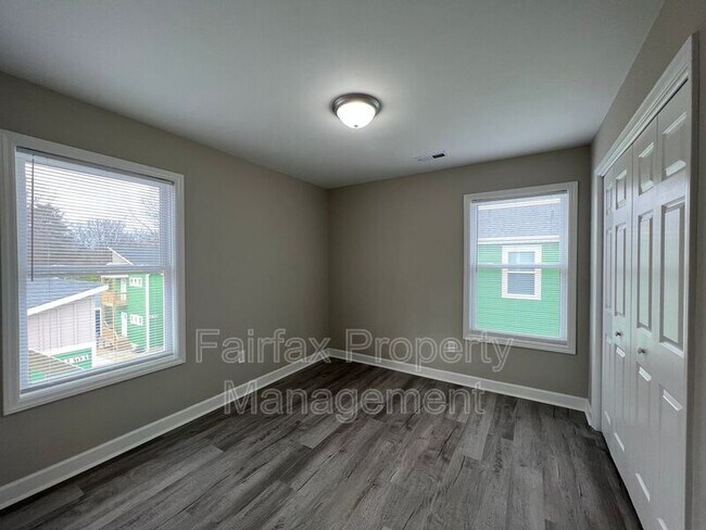 Foto del edificio - 2303 Owen St