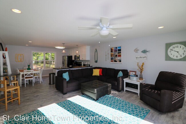 Building Photo - 3 br, 2 bath House - 136 CEDAR COVE WAY