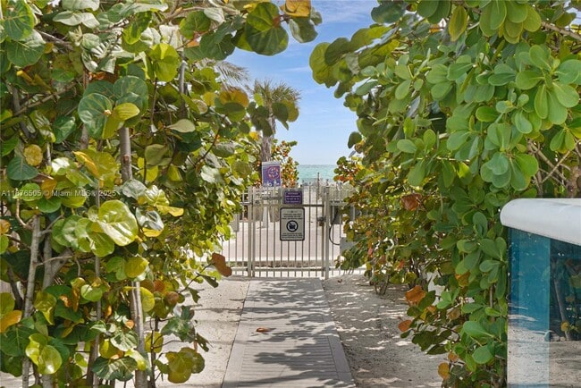 Building Photo - 5101 Collins Ave