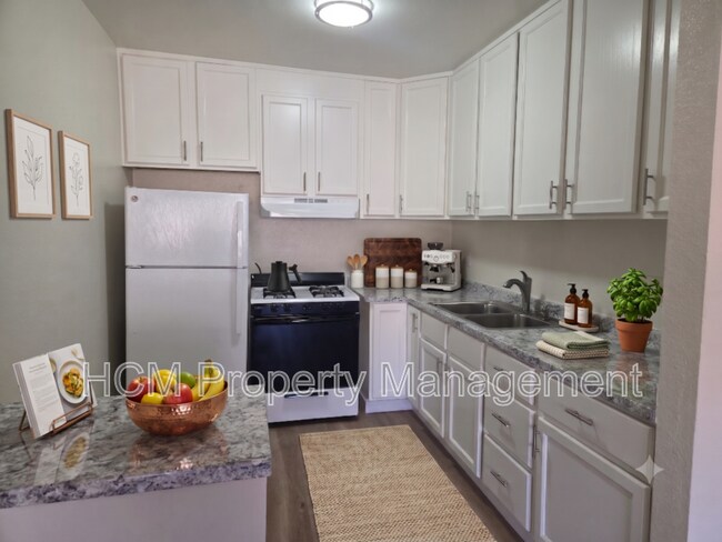 Foto del edificio - 10075 Tujunga Canyon Blvd