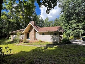 Building Photo - 460 Minix Rd