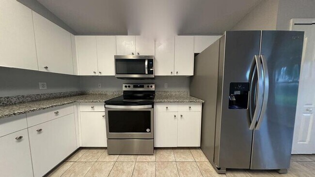 Foto del edificio - 4768 Ridgemoor Cir
