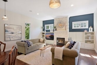 Building Photo - 3632 Rainbow Dr