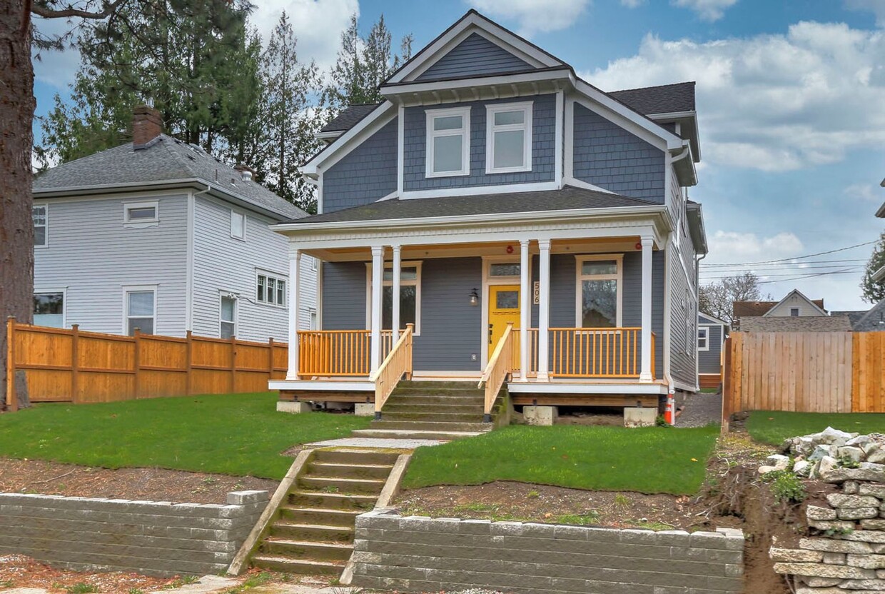 Foto principal - Two Bedroom Home - Close to Tacoma General...