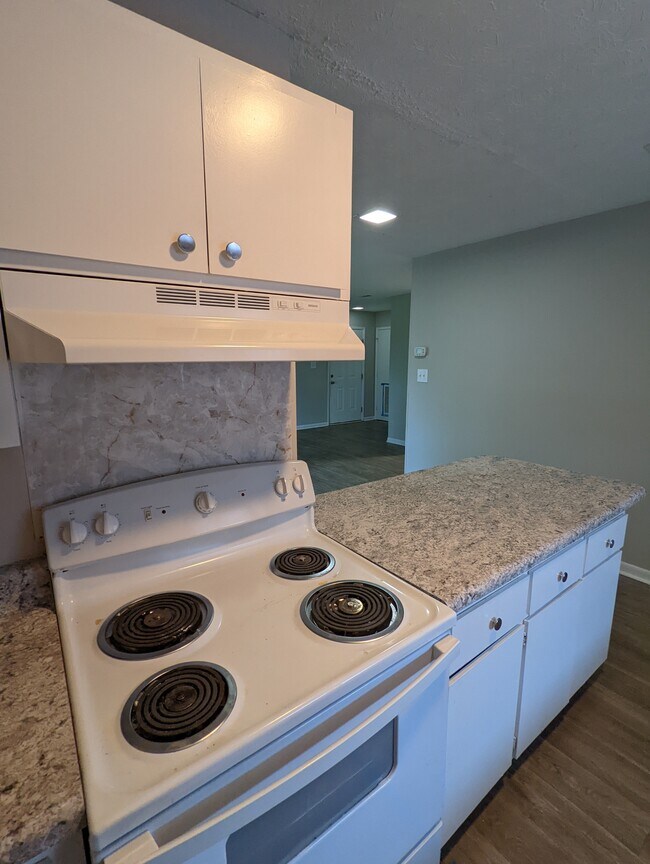 Foto del edificio - 833 Applewood Ln