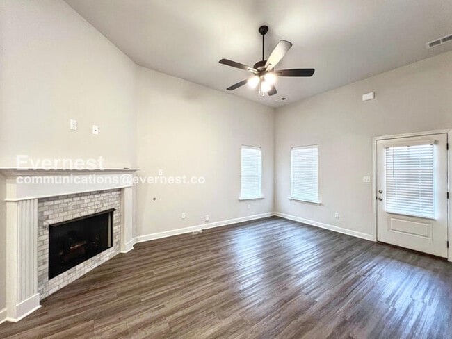 Building Photo - 8616 Hayes Dr