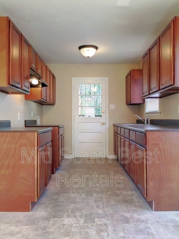 Building Photo - 4731 Fairley Rd