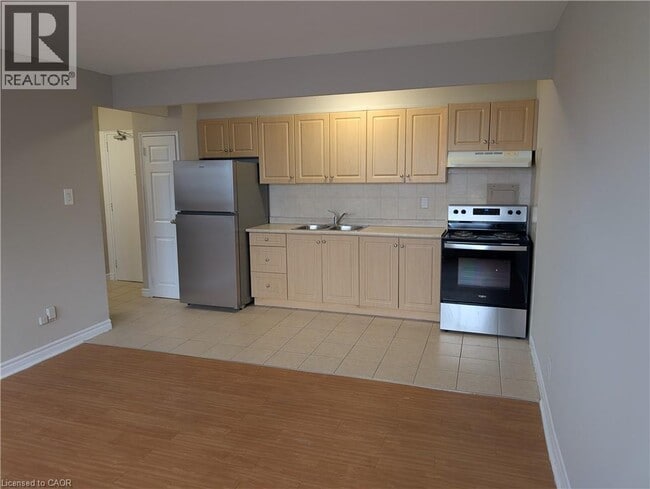 Building Photo - 468 Ottawa St N