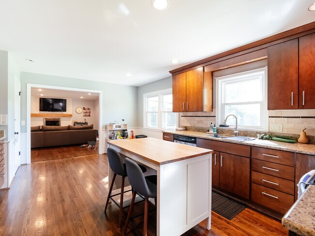 Building Photo - 355 Circlewood Ln