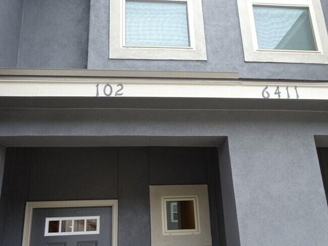 Foto del edificio - 6411 Luglio Ln