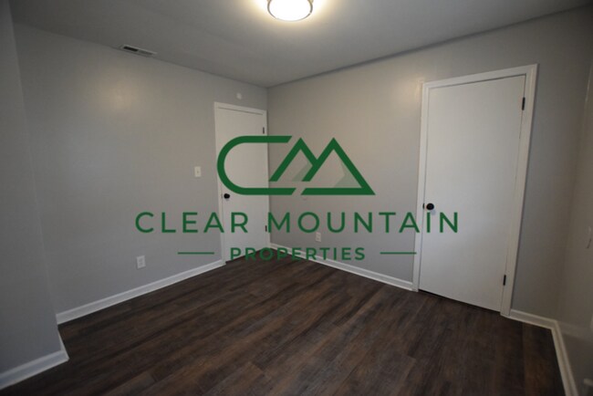 Building Photo - Move-in Special! Limited-Time Leasing Offer