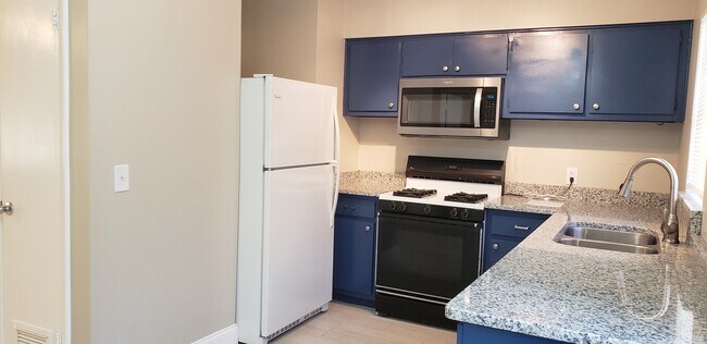 Kitchen - 8059 Rhea Cir