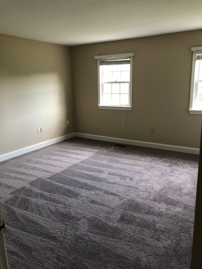 Building Photo - 929 Dewees Ln